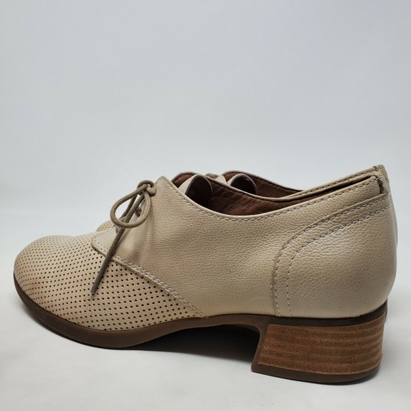 Dansko Womens Sand Lousie Taupe Perforated Beige - Picture 7 of 11